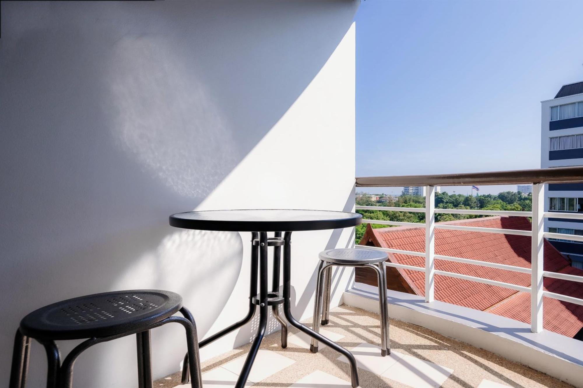 Hin Nam & Maysa - Happy Rent Apartment Hua Hin