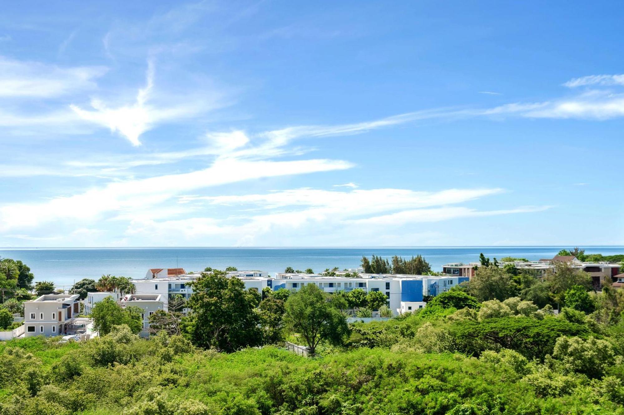 Hin Nam & Maysa - Happy Rent Hua Hin