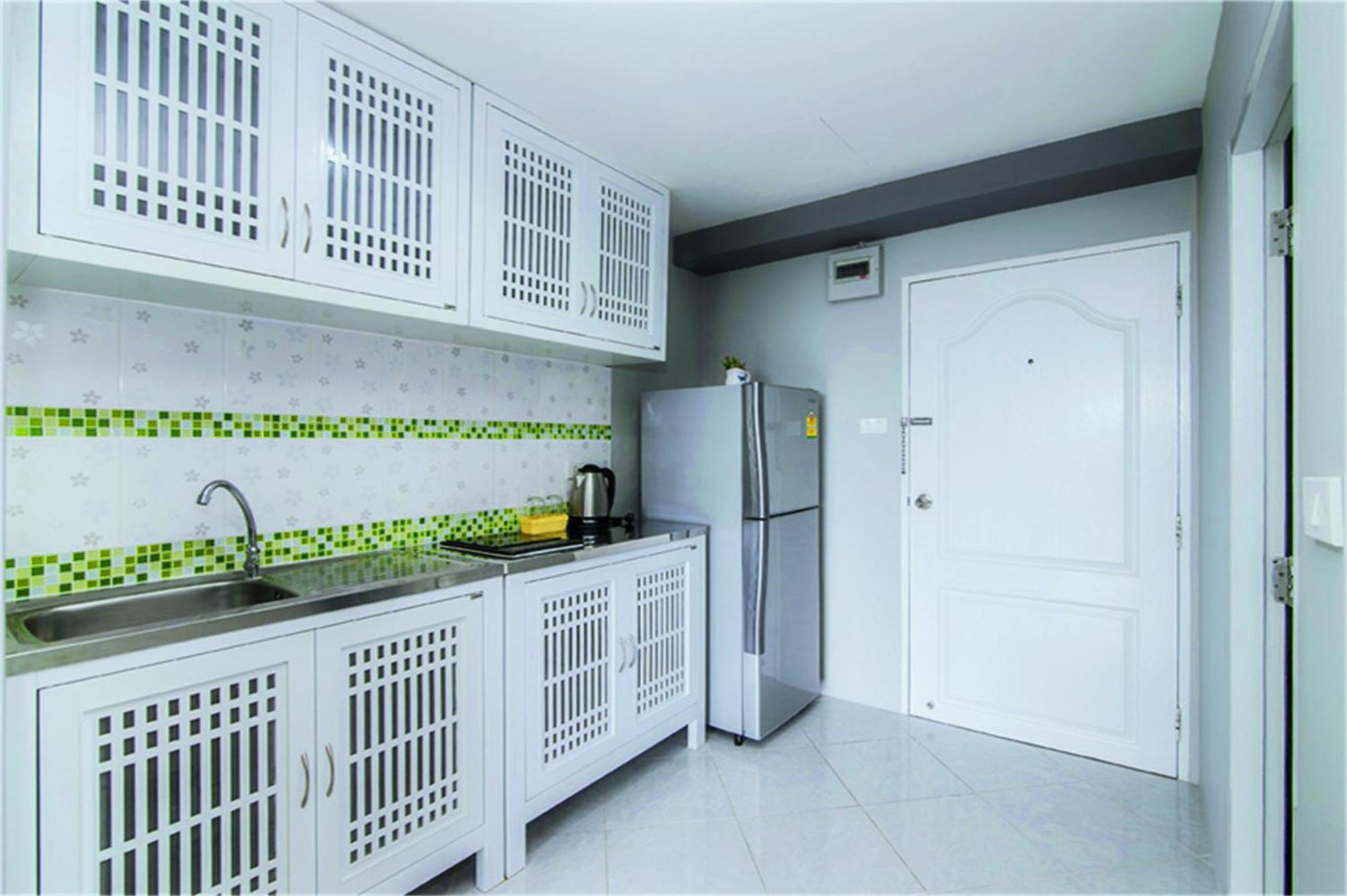 Hin Nam & Maysa - Happy Rent Apartemen